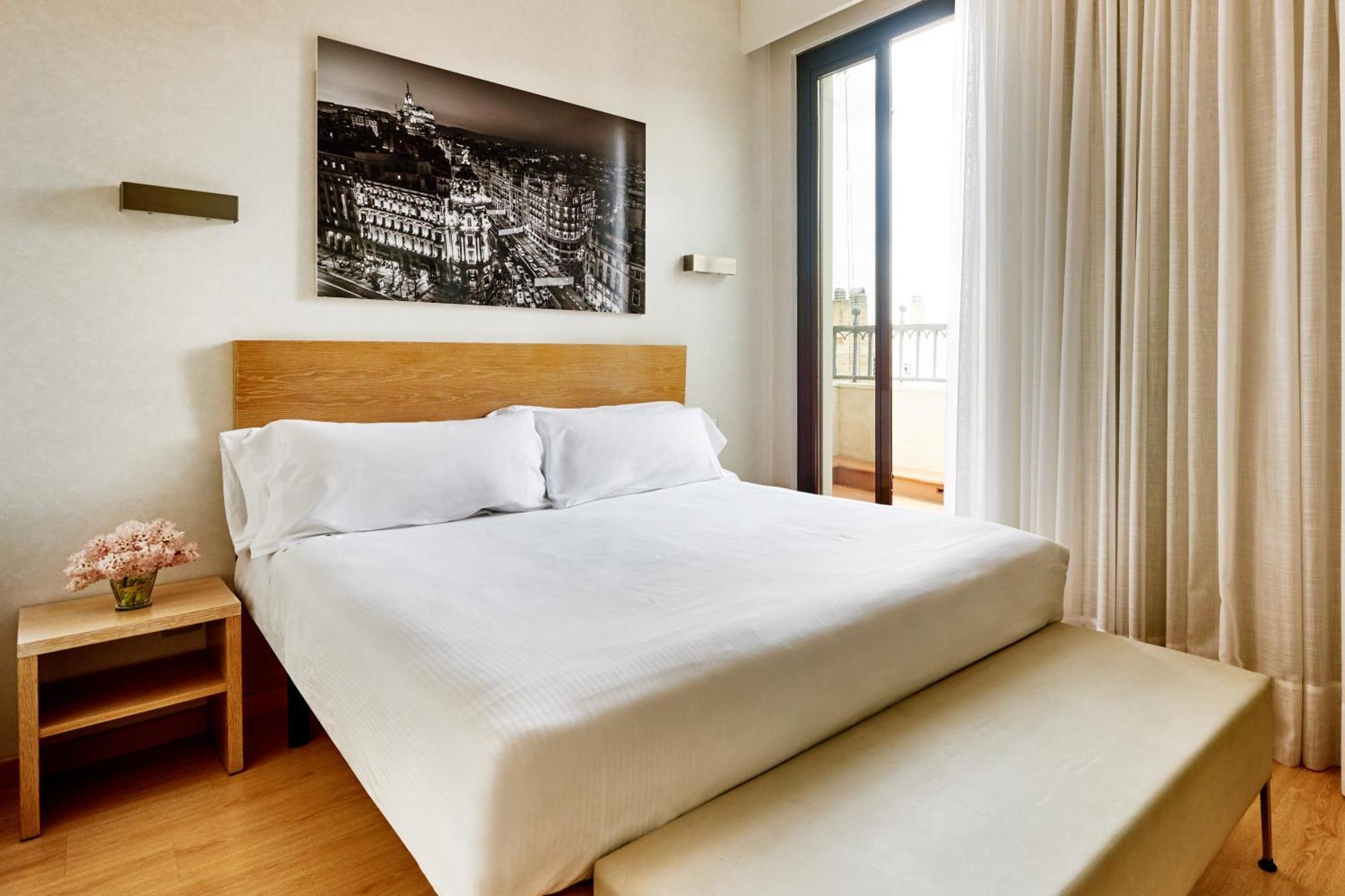 Regente Hotel Мадрид Екстериор снимка